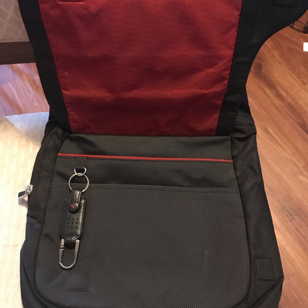 Tumi messenger bag